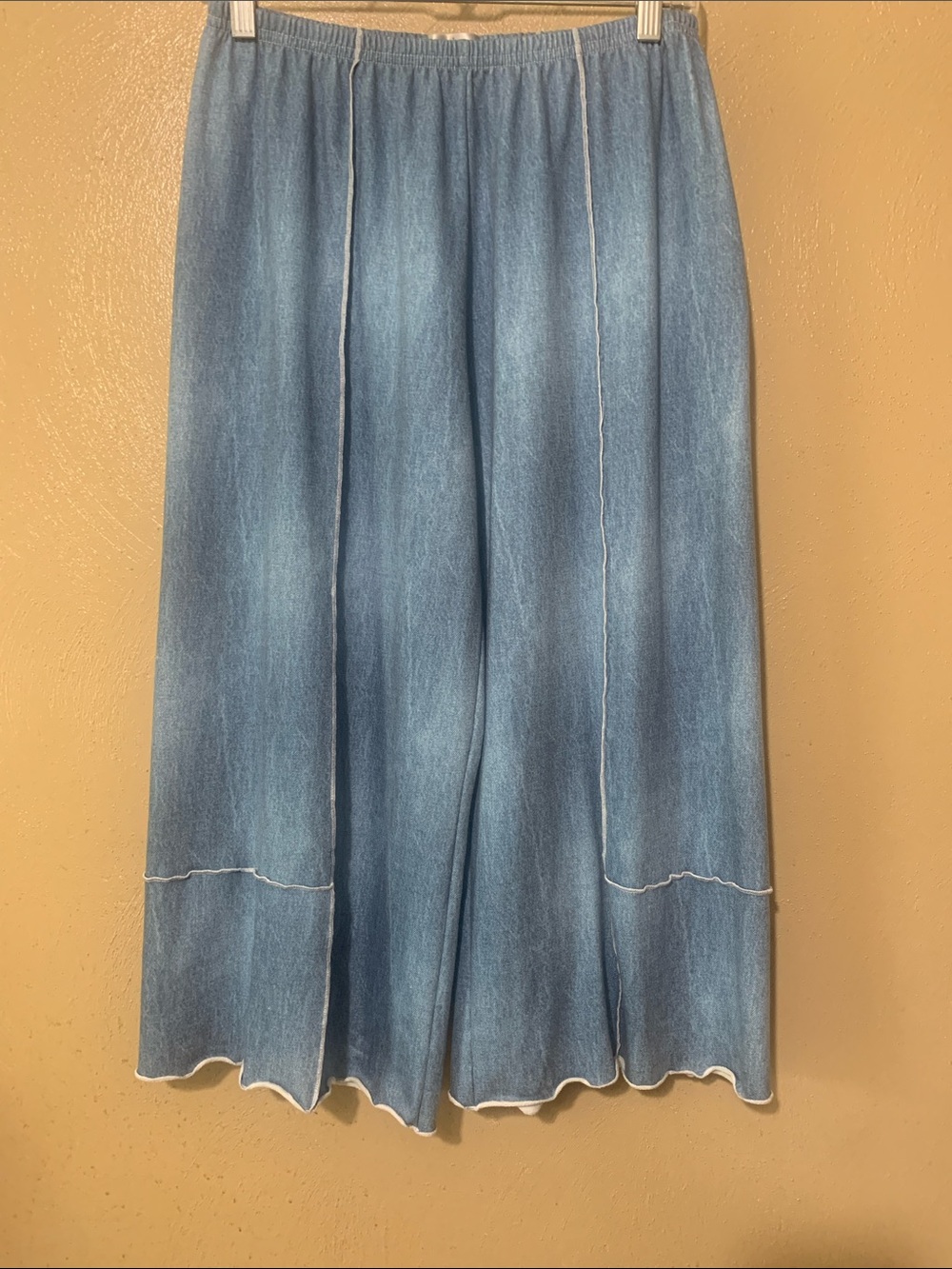 Vine Street size L Light Blue Elastic Waist Capris